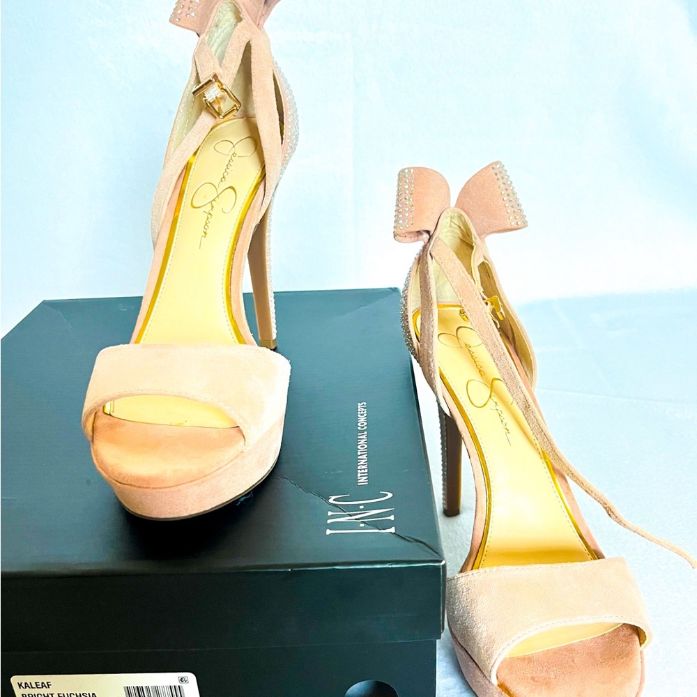 Elegant Nude Heels with Bow Accent